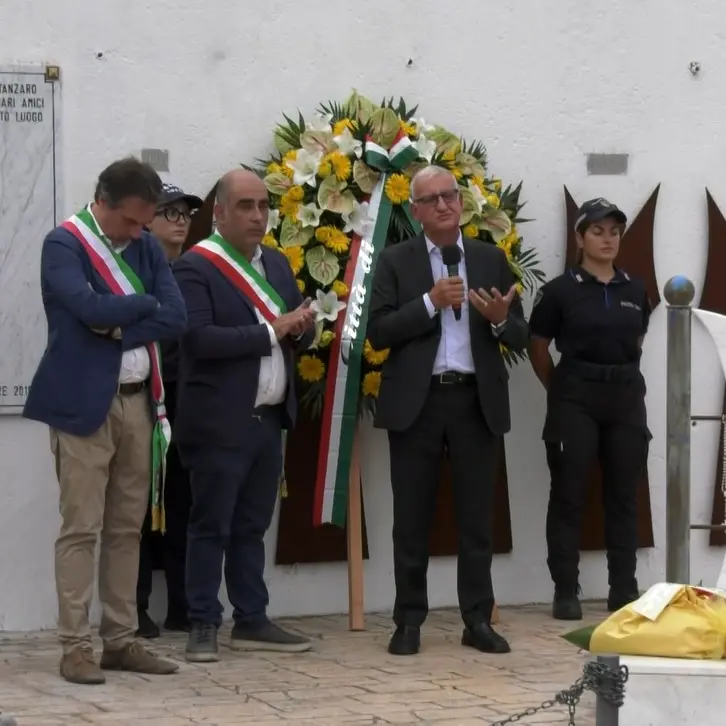 Soverato ricorda le vittime della tragedia del camping Le Giare 25 anni dopo tra dolore e memoria\n
