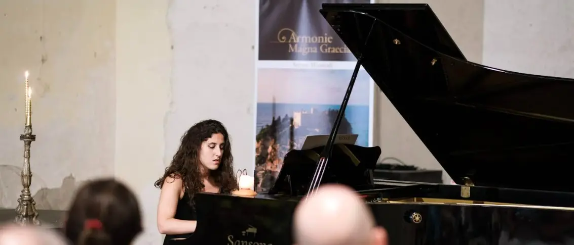 La pianista Parisi pronta a emozionare il pubblico di Tropea: «La Calabria? Terra che mi ha dato tanto ma spesso mancano opportunità»