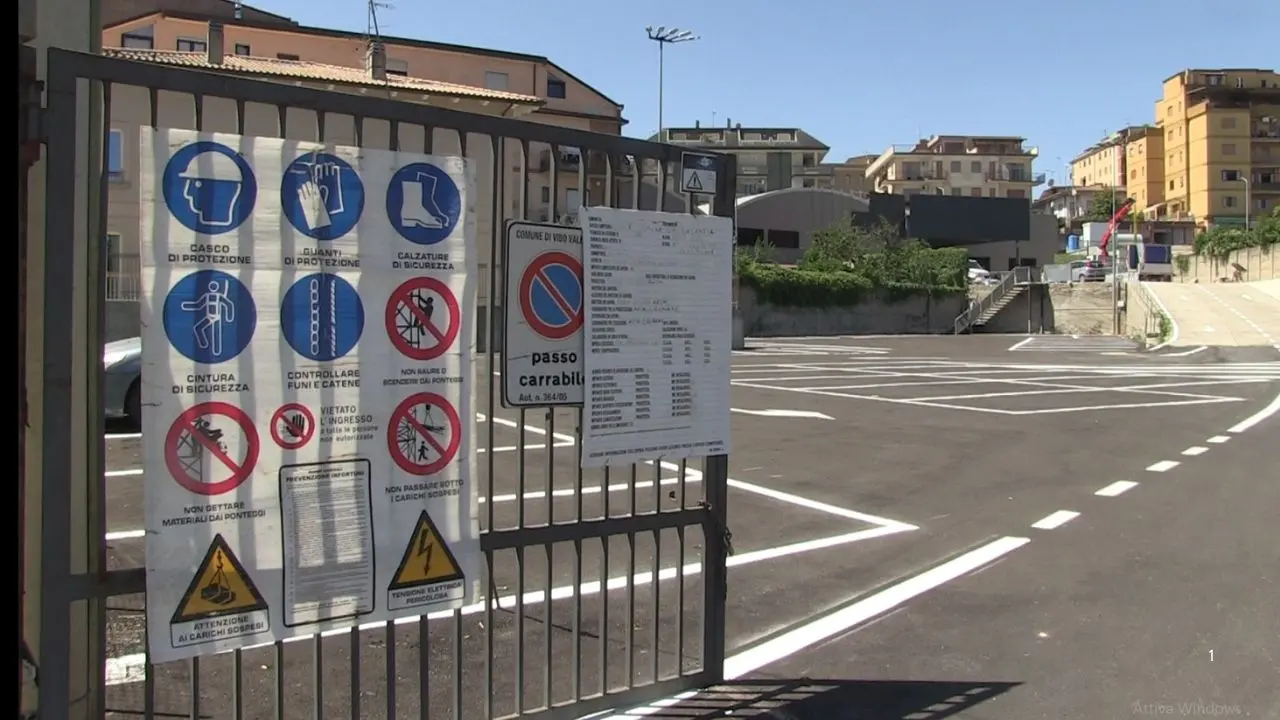 Commercio a Vibo, la concorrenza cinese (regolare) fa paura ma nessuno trova la voce per ribadirlo: due grandi negozi pronti ad aprire. E a querelare