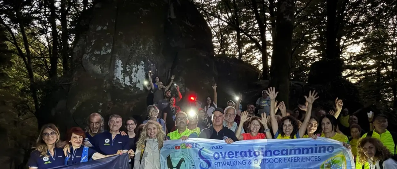 Trekking nel cuore delle Serre, successo per l’escursione notturna nel bosco Archiforo: «Esperienza magica»