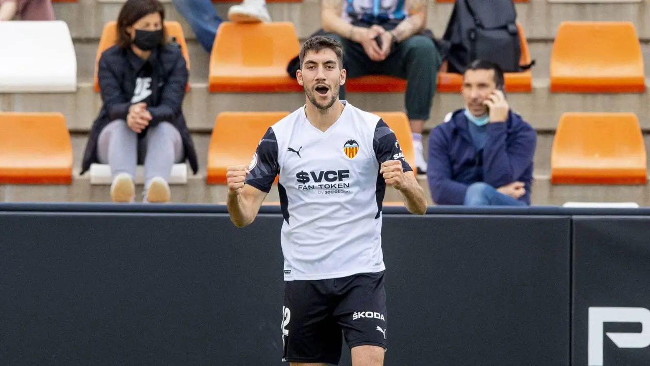 Vibonese, i gol arrivano dalla Spagna: ufficiale l'accordo con l'attaccante Mario Hernandez