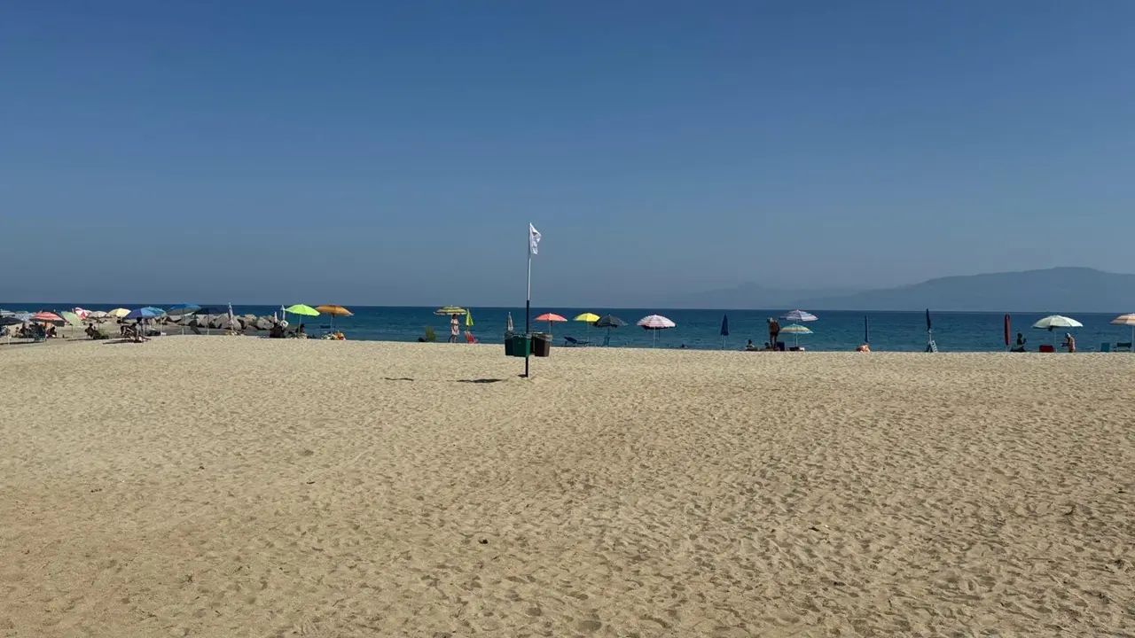 Vibo, installate isole ecologiche sulle spiagge. In programma giornata per la prevenzione degli incidenti in mare