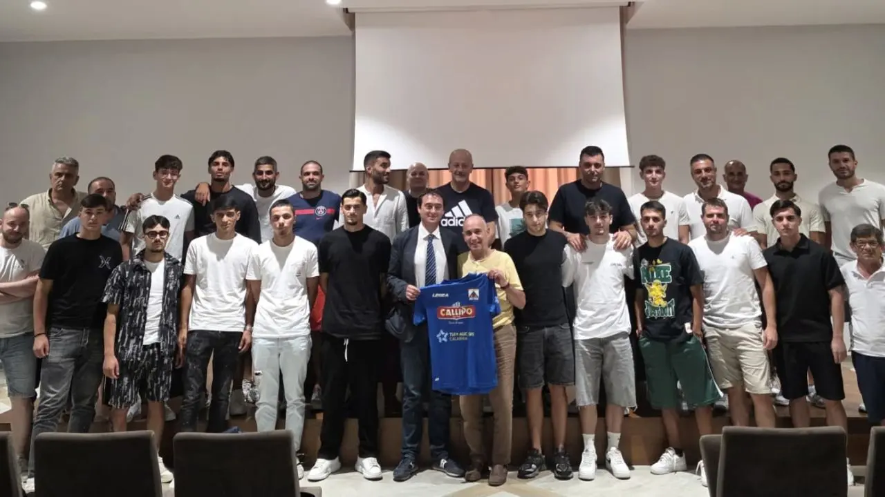 Dilettanti, presentata ufficialmente l'Asd Pizzo: «Il nostro progetto va oltre il campo, puntiamo alla crescita del territorio»