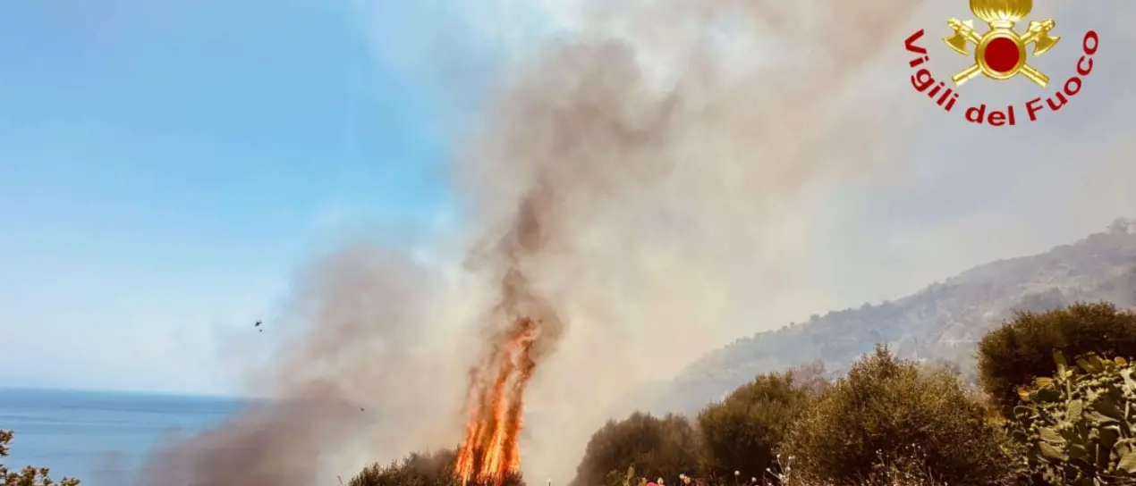 Emergenza incendi: in Calabria ancora 32 interventi in corso, 5 nel Vibonese