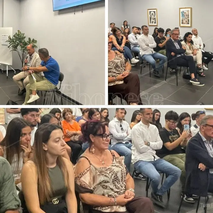 Vibo, sala conferenze del Talent Hub dedicata a Francesco Vangeli: cerimonia partecipata per ricordare una vittima della mafia e promuovere la cultura della legalità