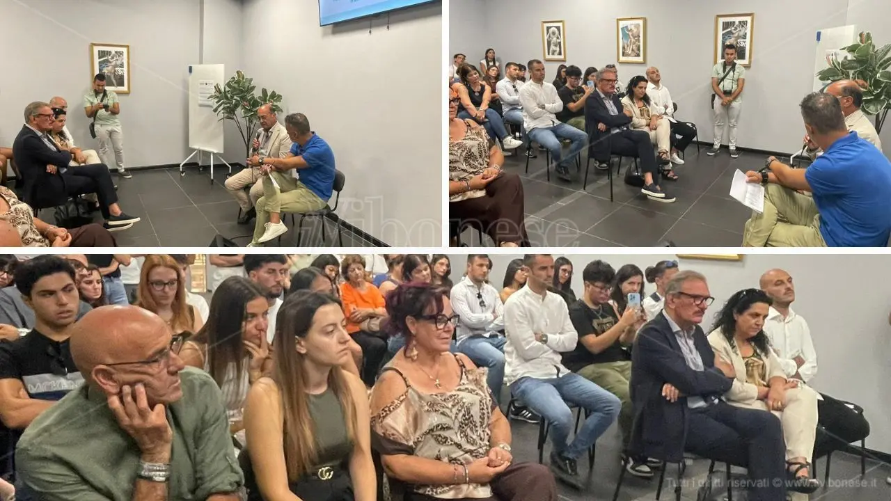 Vibo, sala conferenze del Talent Hub dedicata a Francesco Vangeli: cerimonia partecipata per ricordare una vittima della mafia e promuovere la cultura della legalità