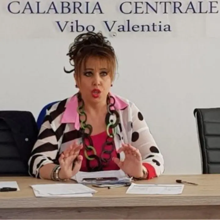 Tavolo nazionale della moda convocato dal ministro Urso, Confesercenti Vibo: «Il centro storico si vuota. Servono misure urgenti»