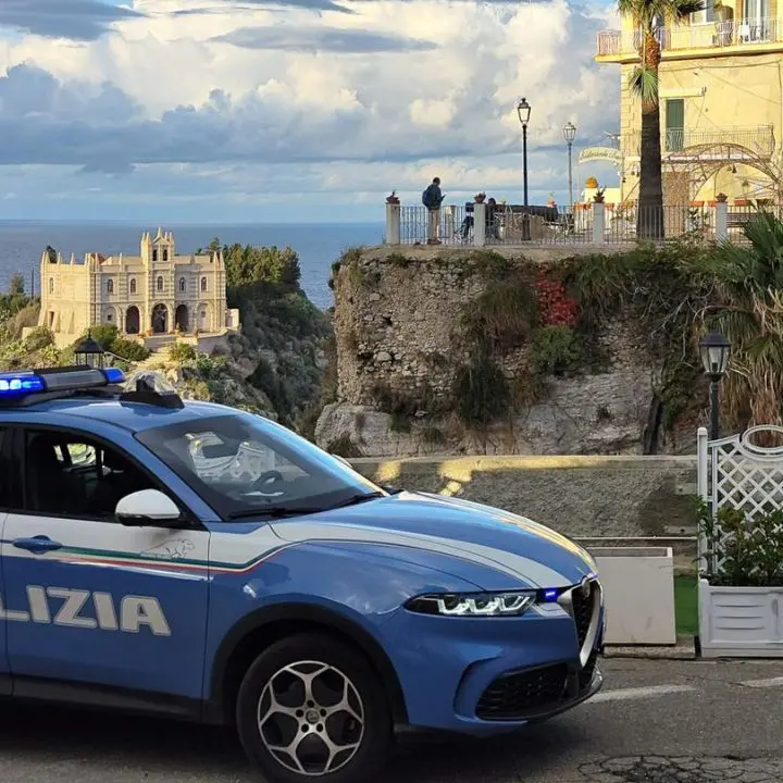 Tropea, arrestati tre giovani per furto: tra loro anche un minore
