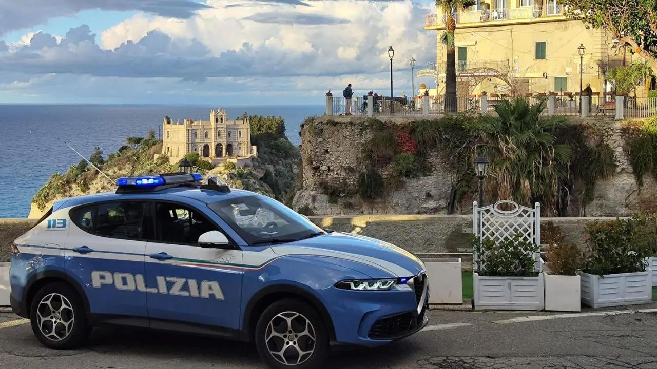 Tropea, arrestati tre giovani per furto: tra loro anche un minore