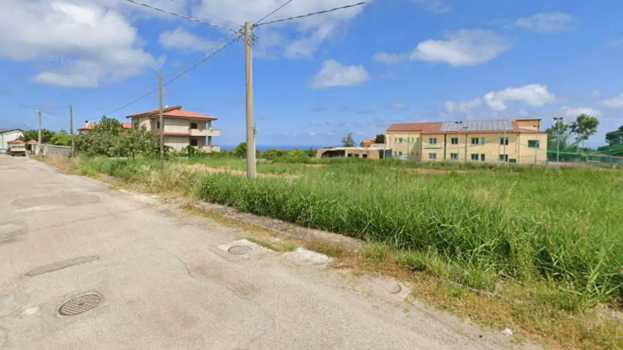 Sant'Angelo di Drapia senza acqua, solo chi ce l’ha più grosso (il serbatoio) non resta a secco: sale la potesta dei residenti contro Comune e strutture ricettive