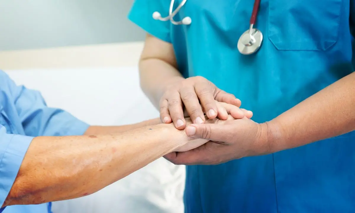 Trovato un posto in una clinica di Catanzaro per la 58enne di Serra affetta da Sla che da un mese attendeva in Rianimazione a Lamezia