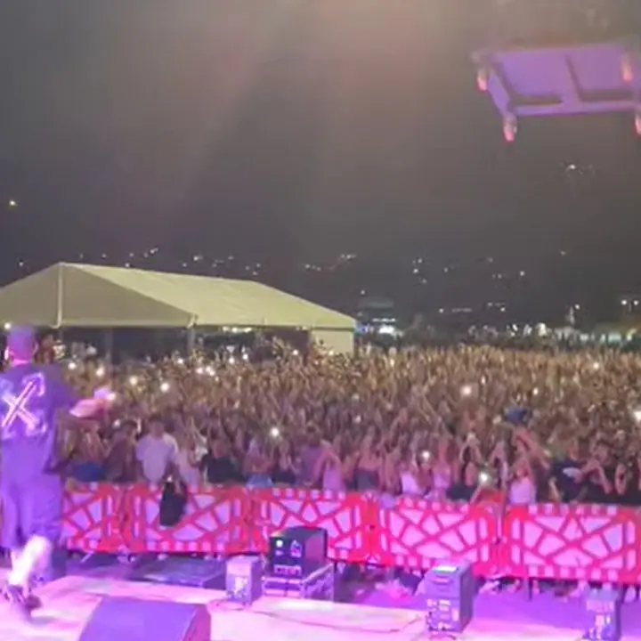 Vibo Marina, grande successo per \"Calici sotto le stelle\": il lungomare affollato e animato da musica da cornice ai prodotti tipici