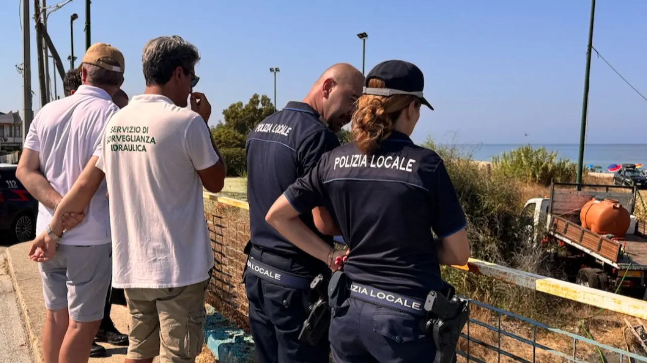 Nicotera, la Proloco contro il Comune: «Ha mandato i vigili a identificare il personale di Calabria Verde sul torrente San Giovanni»