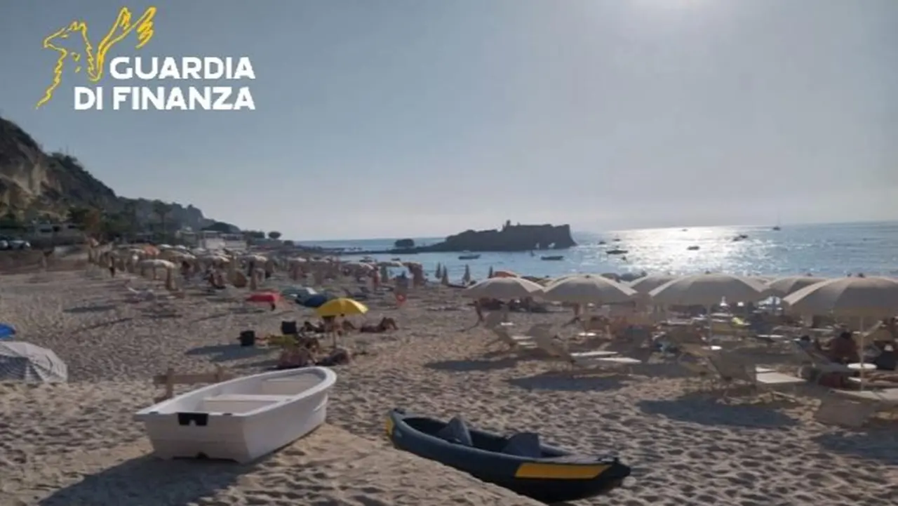 Blitz della Guardia di finanza con sequestri alla Baia di Riaci, i gestori si difendono: «Abbiamo regolari licenze e documenti»