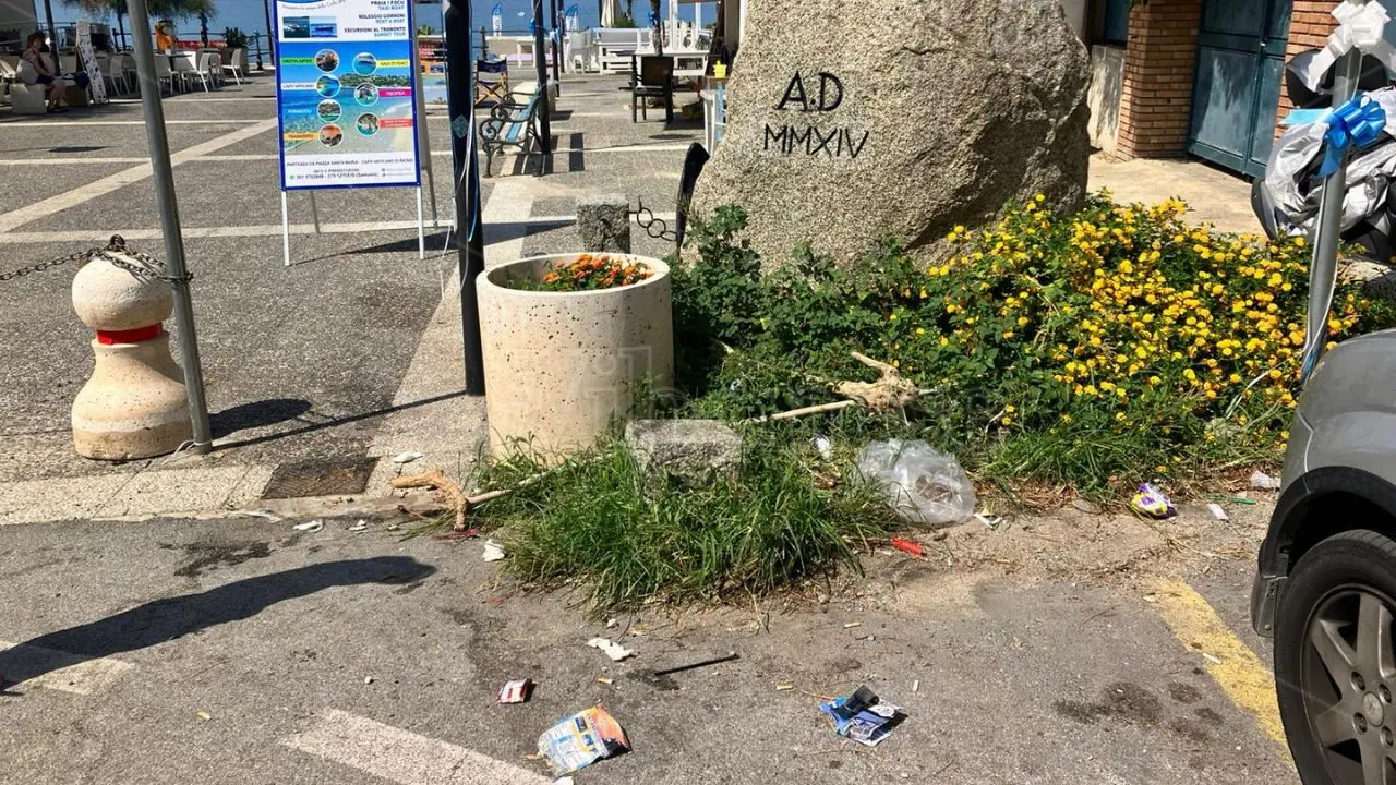 Estate \"rovente\" a Ricadi, l’opposizione denuncia: «La prima destinazione turistica della Calabria preda del degrado»