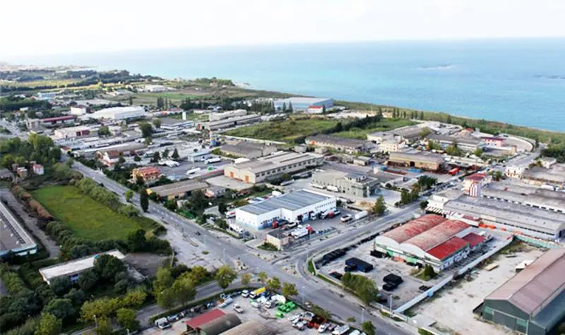 Mare inquinato a Portosalvo, il sindaco di Vibo emana il divieto di balneazione nei pressi del canale San Michele