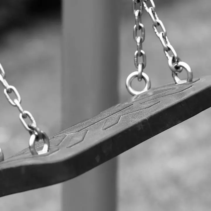 Limbadi paradigma dello spopolamento dei borghi, in un secolo popolazione quasi dimezzata: presente e passato tra chi resiste e chi ricorda