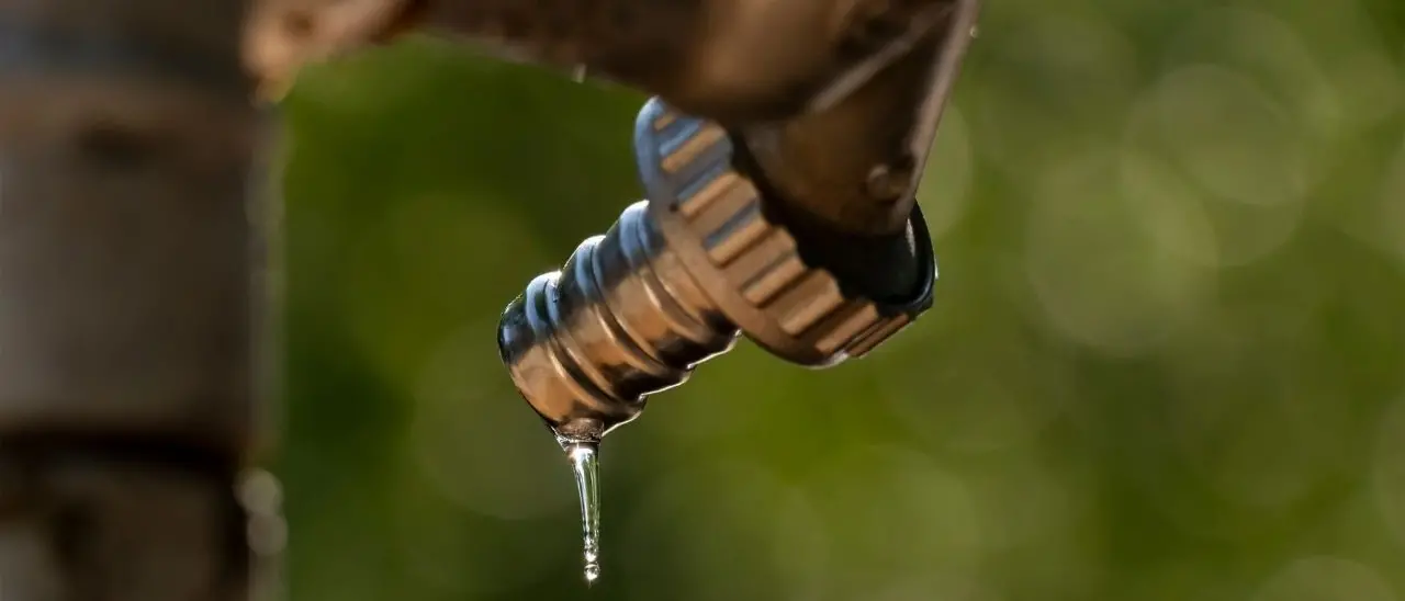 Carenza idrica alla stazione di Vibo-Pizzo, Cuore Vibonese: «Comune e Sorical complici di un disastro, 70 famiglie senz'acqua da giorni»
