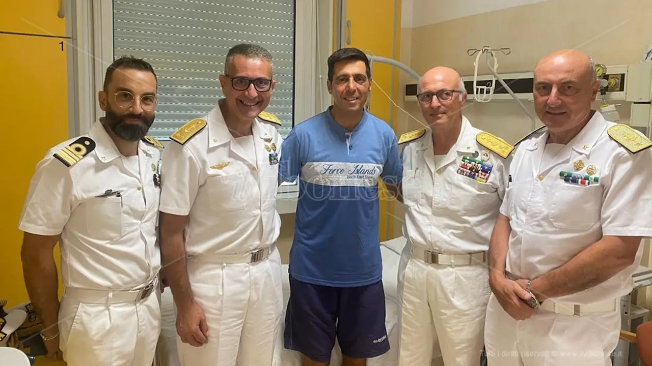 Il Comandante della Guardia Costiera in Calabria per incontrare i militari aggrediti a Vibo Valentia
