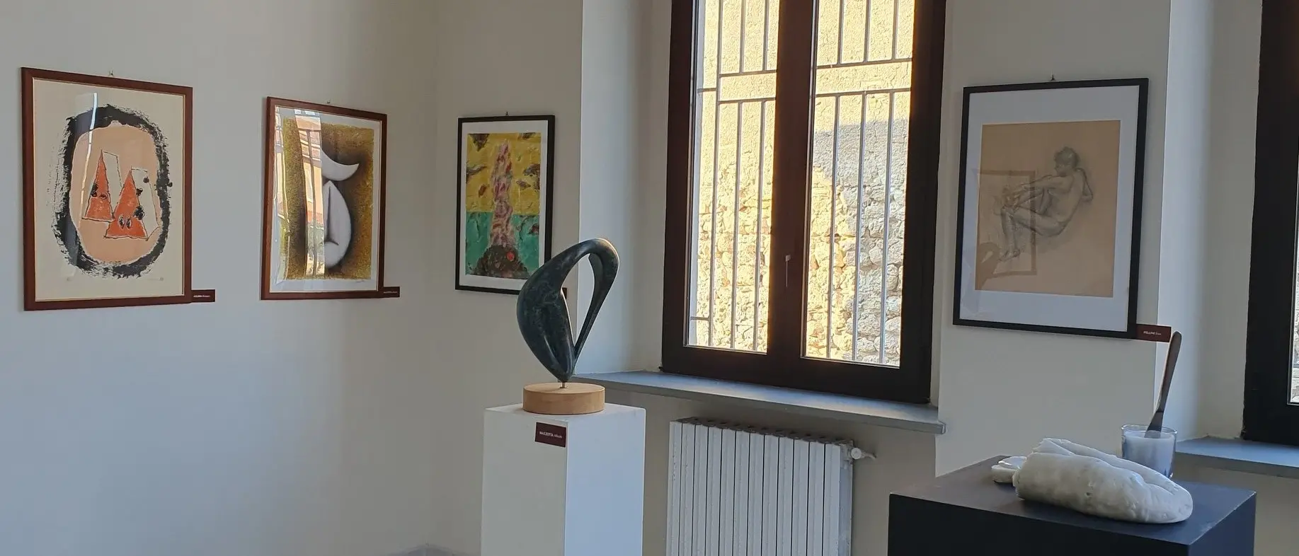 Mileto, successo di pubblico e di critica per la seconda edizione della collettiva “Visioni d’arte, disegni, grafica e scultura”