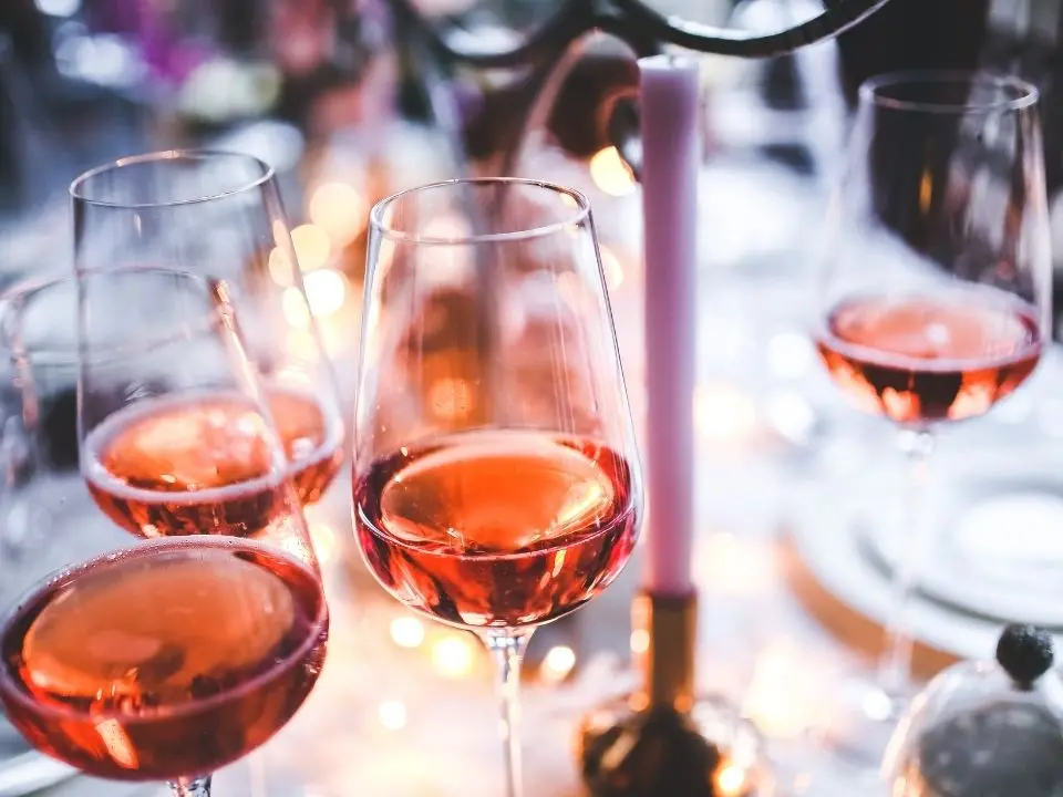 Repubblica scopre il rosè vibonese, il Magliocco canino di Casa Comerci nella top ten dell’estate