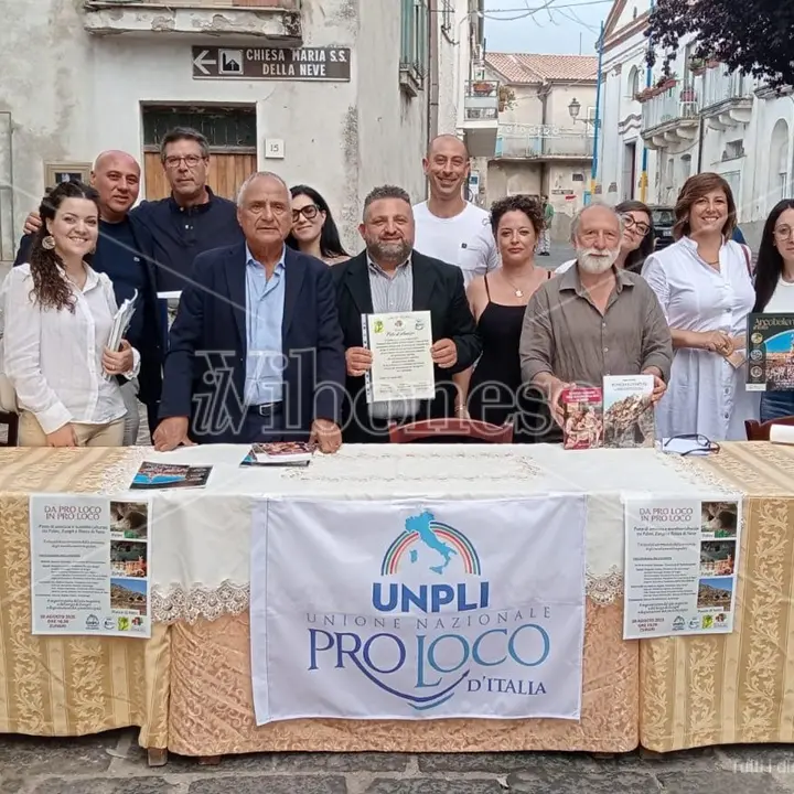 Zungri sigla un patto di amicizia con le Pro loco di Palmi e Rocca di Neto: «Insieme per promuovere il territorio»