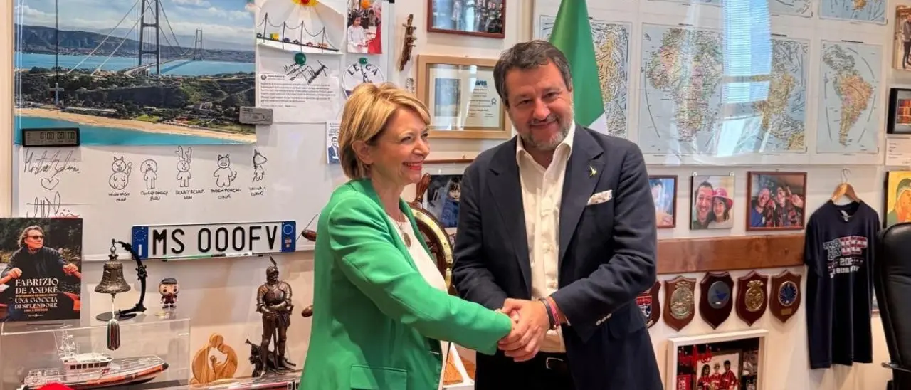 Regionali, la foto di Maria Limardo con Salvini suggella la candidatura dell'ex sindaco di Vibo con la Lega