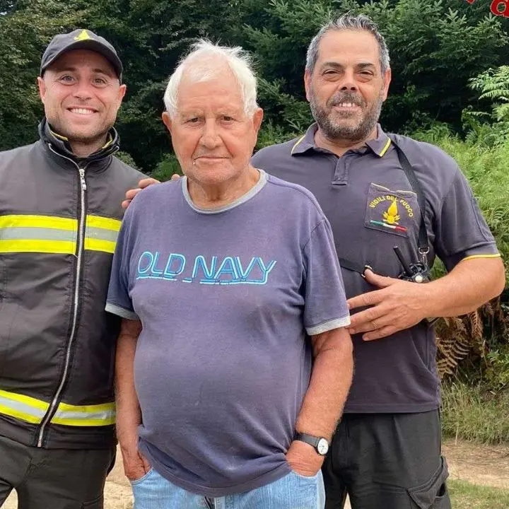 Fabrizia, 84enne si perde nei boschi mentre va alla ricerca di funghi: ritrovato dai Vigili del fuoco