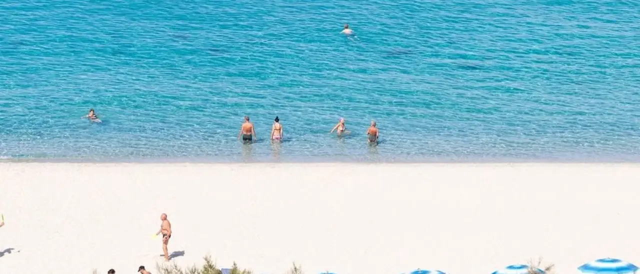 Ricadi, il Comune revoca il divieto di balneazione dopo lo sversamento di liquami sulla spiaggia del Tonicello a Capo Vaticano