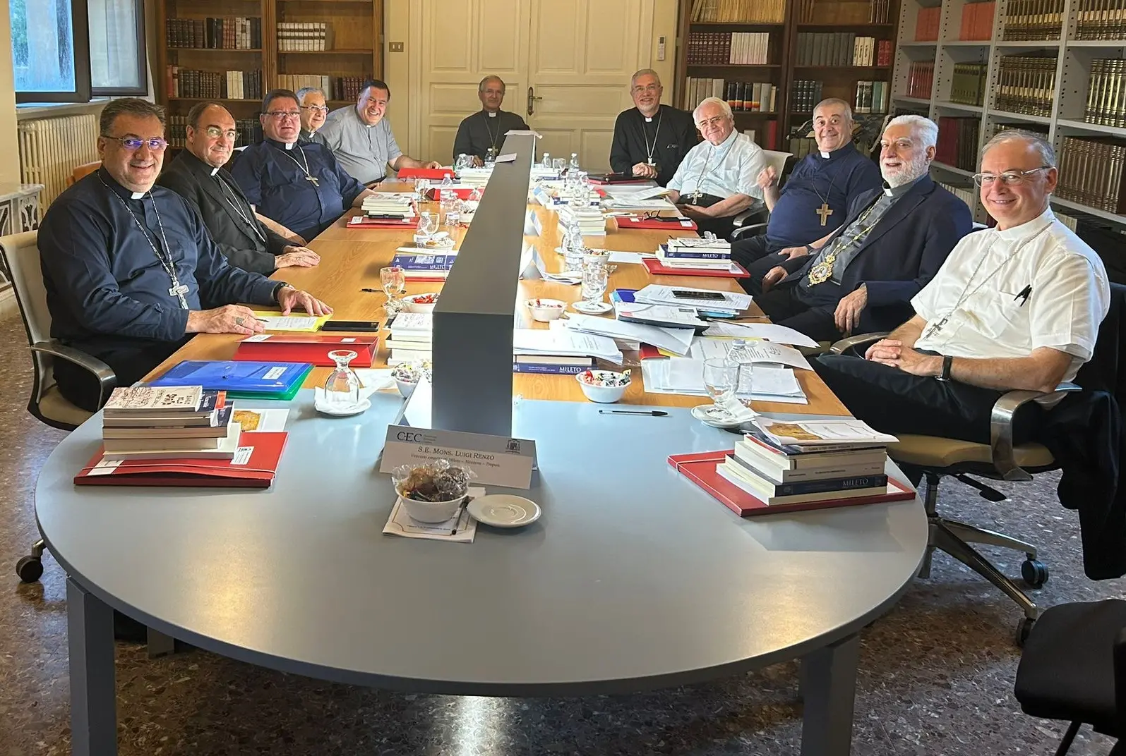 Mileto, la Conferenza episcopale calabra al fianco di monsignor Oliva dopo le minacce per i mancati festeggiamenti della Madonna di Polsi