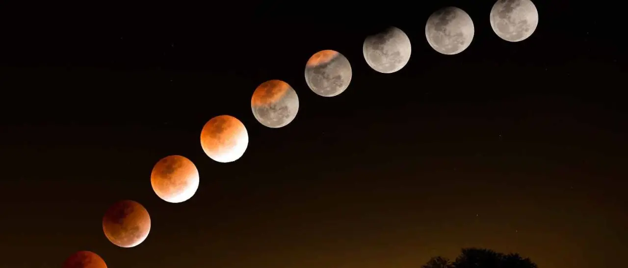 È la notte della luna di sangue: l'eclissi colora di rosso il satellite naturale della Terra, ecco a che ora sarà visibile
