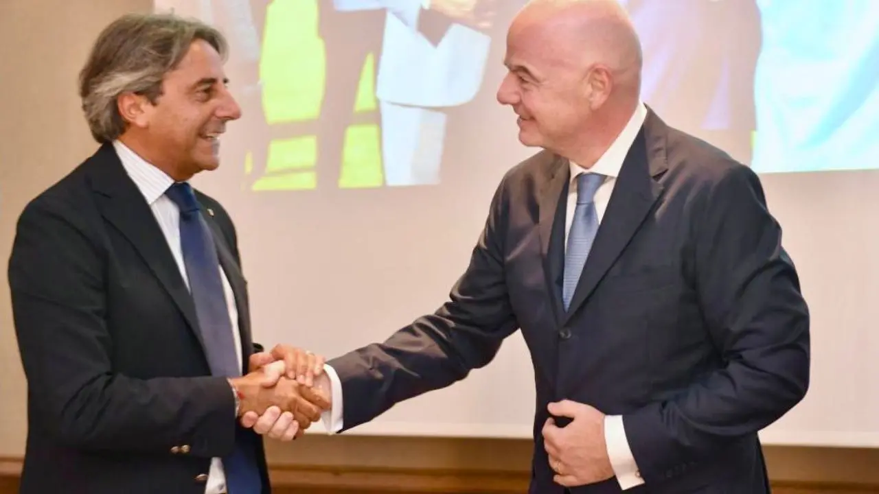 Il presidente della Fifa Gianni Infantino in Calabria per il Premio Granillo: «Onorato di tornare nella terra delle mie origini»
