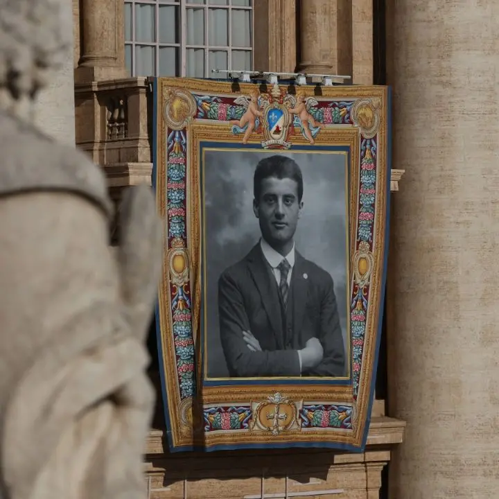 Dalla proclamazione a santo in San Pietro al dono alla diocesi di Mileto: il vincolo tra Pier Giorgio Frassati e il Vibonese