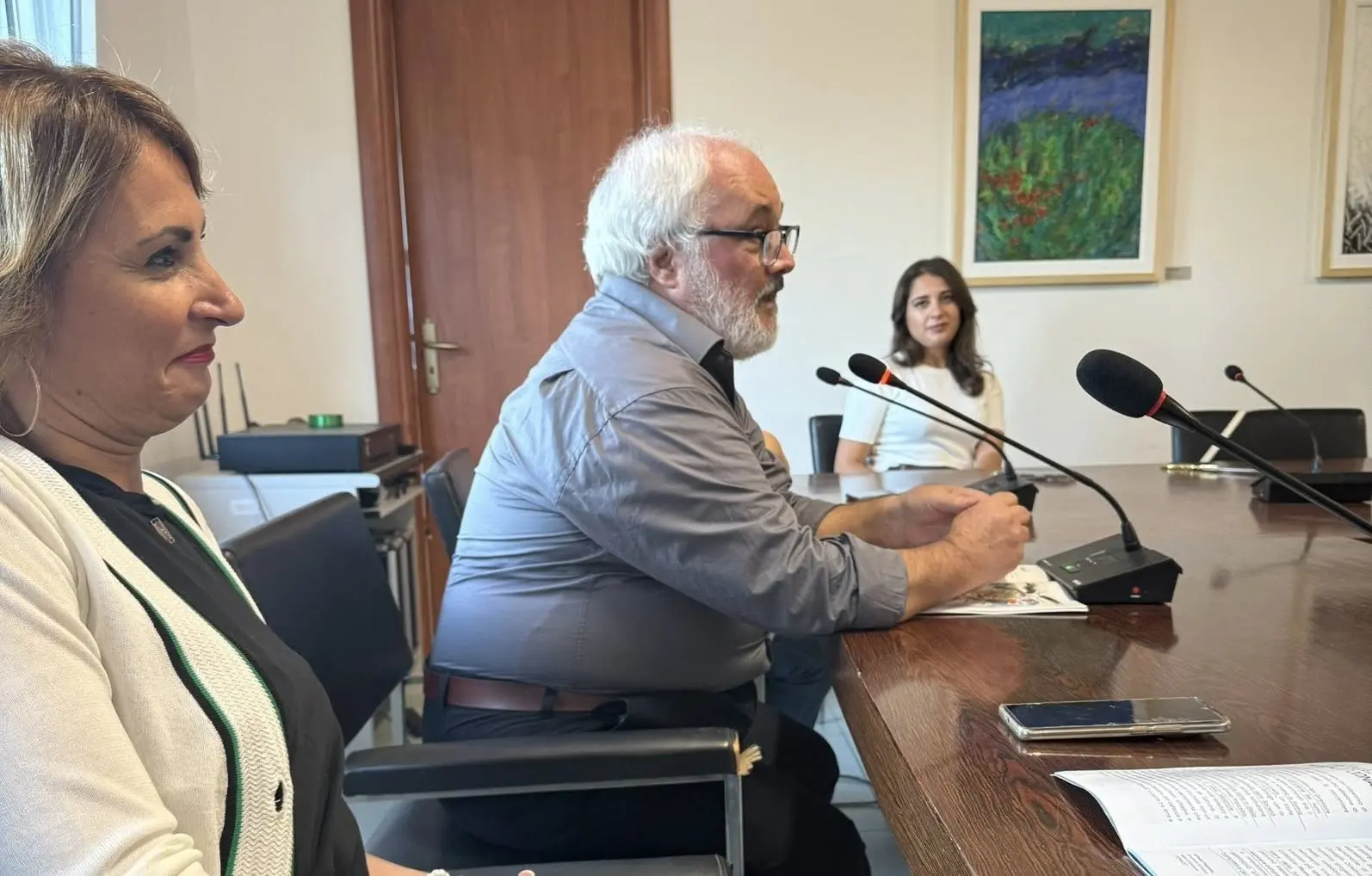 A Jonadi, inaugurata la mostra “JΩNAΩΣ”, atto d’amore del maestro Mazzotta verso la sua terra natia