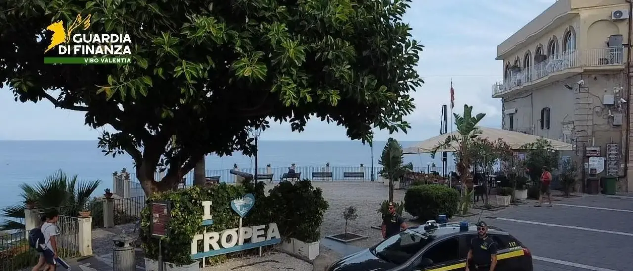 Case vacanza e B&B irregolari a Tropea: la Finanza spulcia social e portali turistici scoprendo 34 strutture abusive