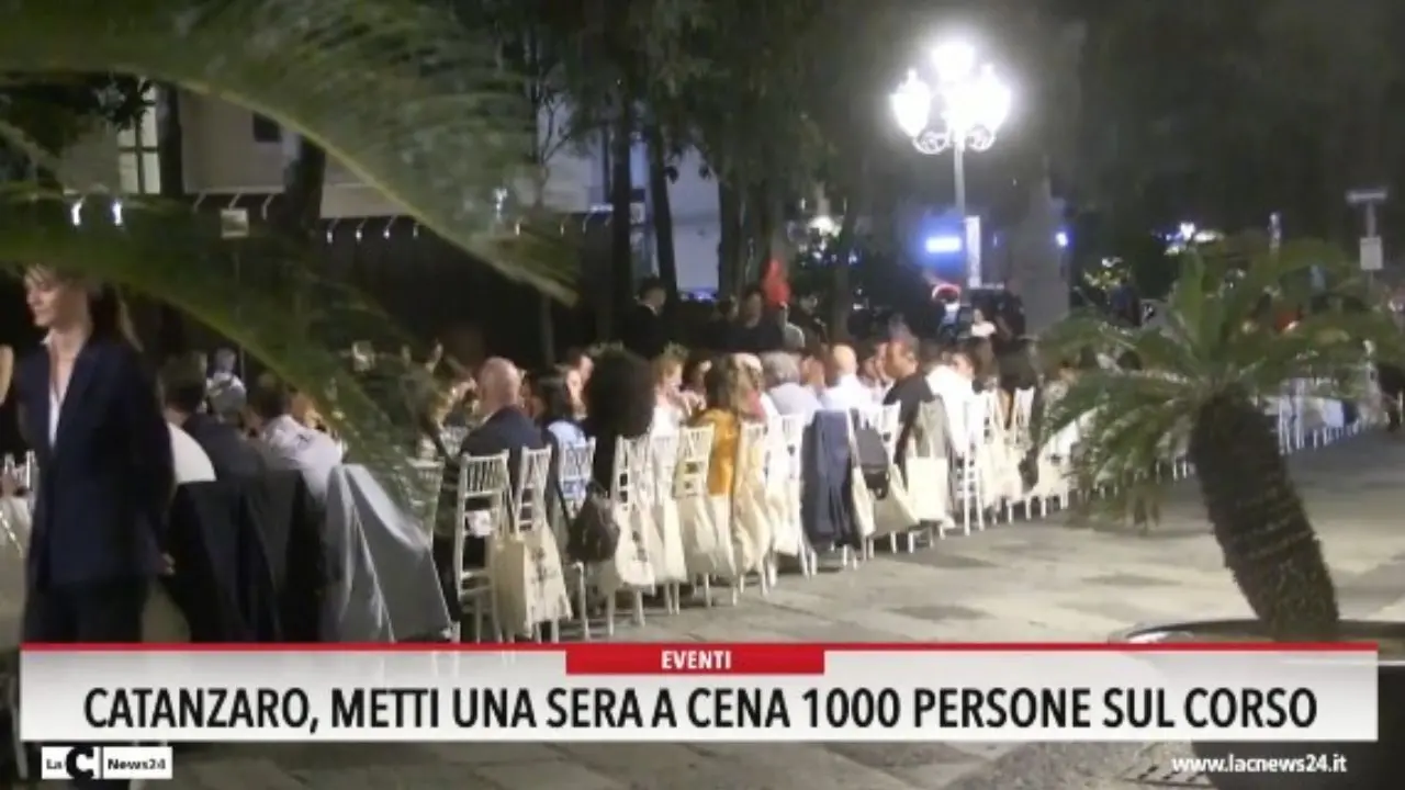 Catanzaro, metti una sera a cena 1000 persone sul corso
