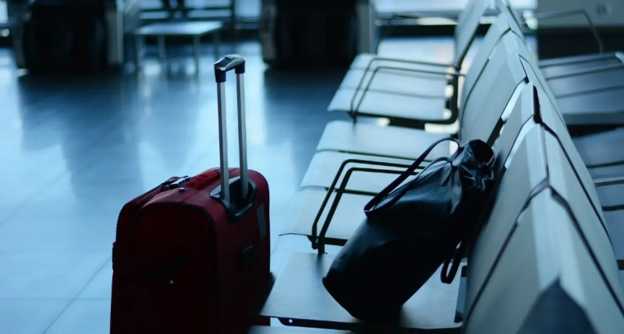 Maggiori tutele ai viaggiatori e voucher per i rimborsi: approvata la nuova direttiva europea sui pacchetti turistici\n