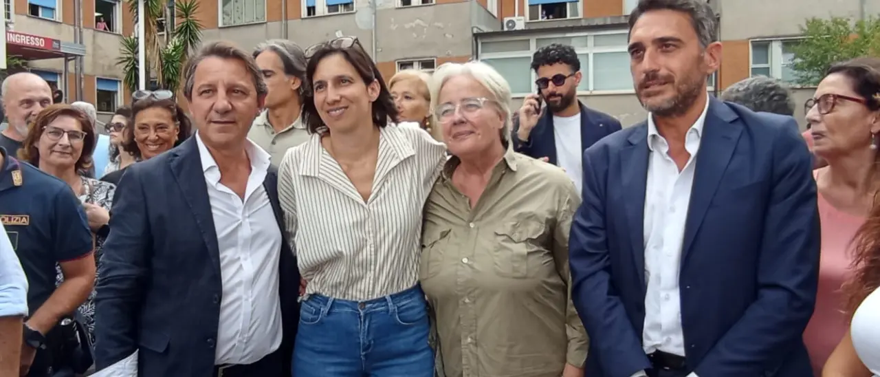 Schlein con Tridico all'ospedale di Polistena: «Noi vogliamo una sanità che curi chiunque, i calabresi non sono cittadini di serie B»\n