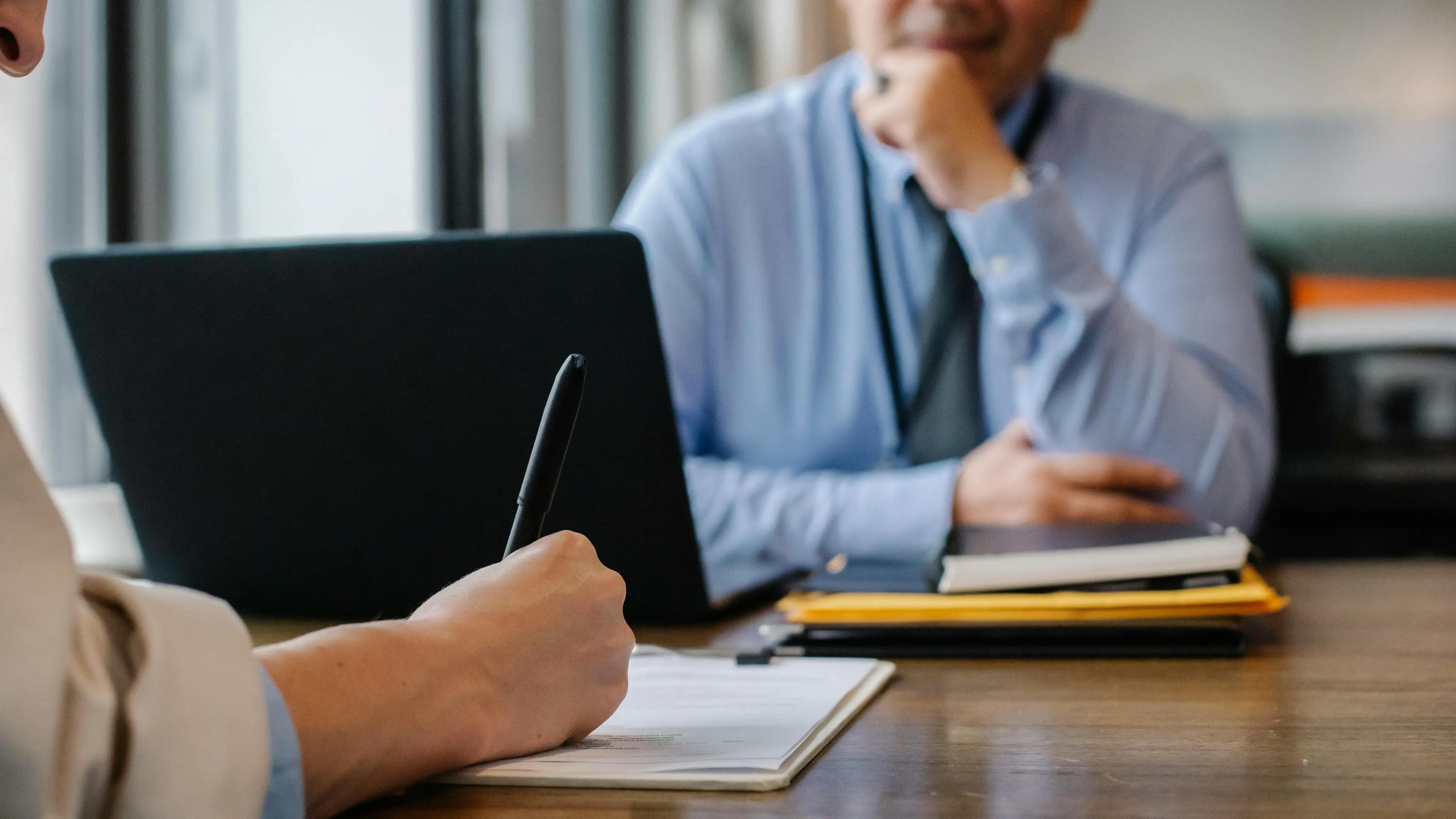 <p>Gli aspiranti dottori commercialisti od esperti contabili potranno svolgere tirocini gi&agrave; durante il corso degli studi universitari per consentire di ridurre i tempi di abilitazione professionale</p>\\n