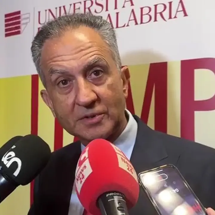 Leone: «Avere il nuovo ospedale vicino all’Unical favorirà le interazioni tra le parti» | VIDEO