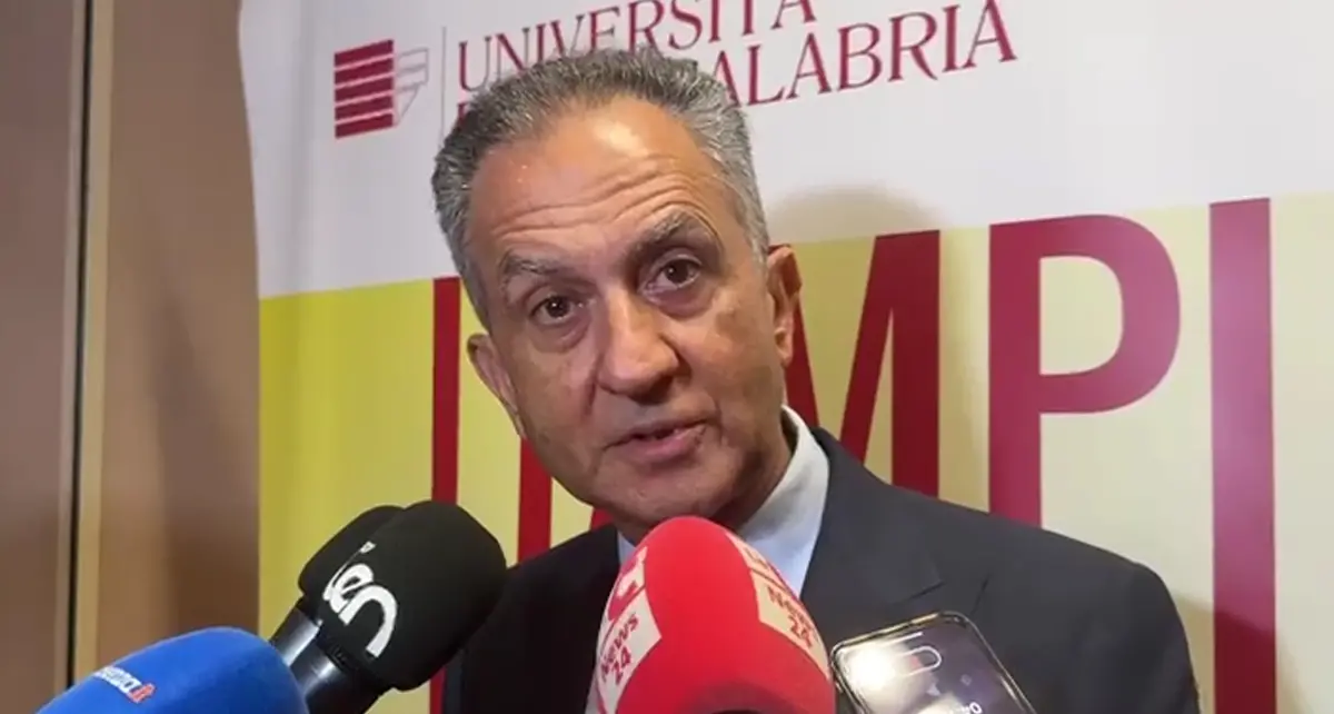 Leone: «Avere il nuovo ospedale vicino all’Unical favorirà le interazioni tra le parti» | VIDEO
