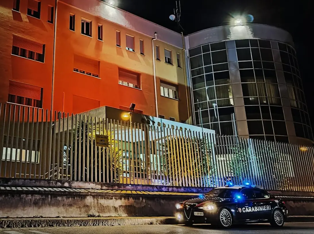 Tentano di rubare rame del valore di 60mila euro ma intervengono i carabinieri: sventato furto nella centrale elettrica di Feroleto Antico\n