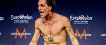 Damiano David debutta senza Måneskin: tra Varsavia, TikTok e pop da superstar la sua prima corsa da solista\n