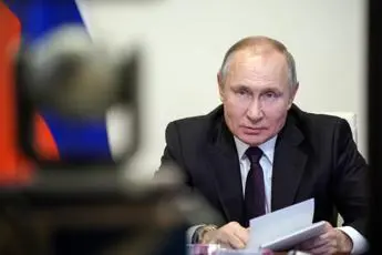 Ucraina, Putin senza vittoria alza la posta in gioco e minaccia la guerra totale: l’Europa alla prova dell’unità\n