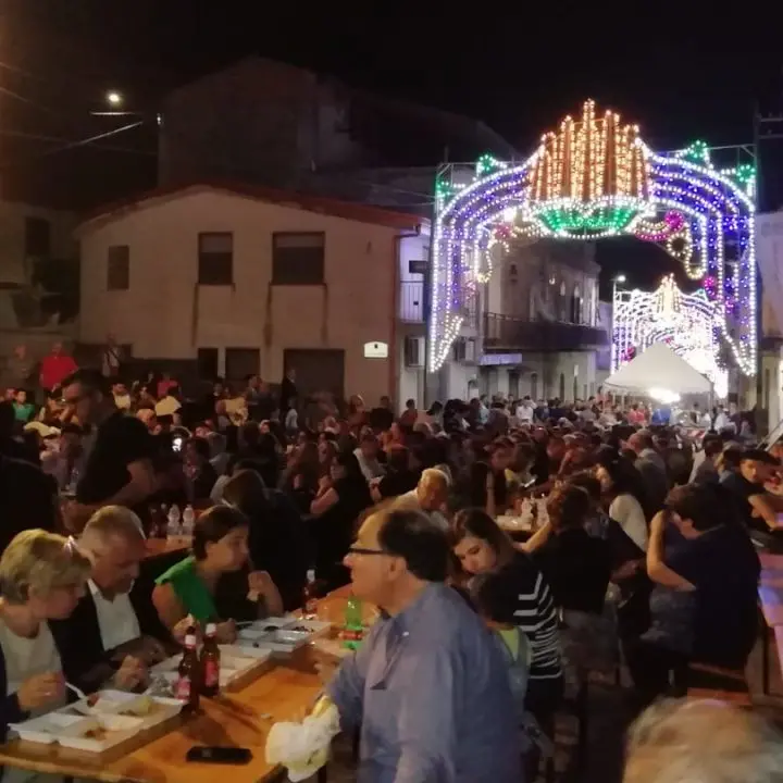 Maierato, la festa degli Scrisi compie quarant'anni: gran finale con il concerto degli Studio 3\n