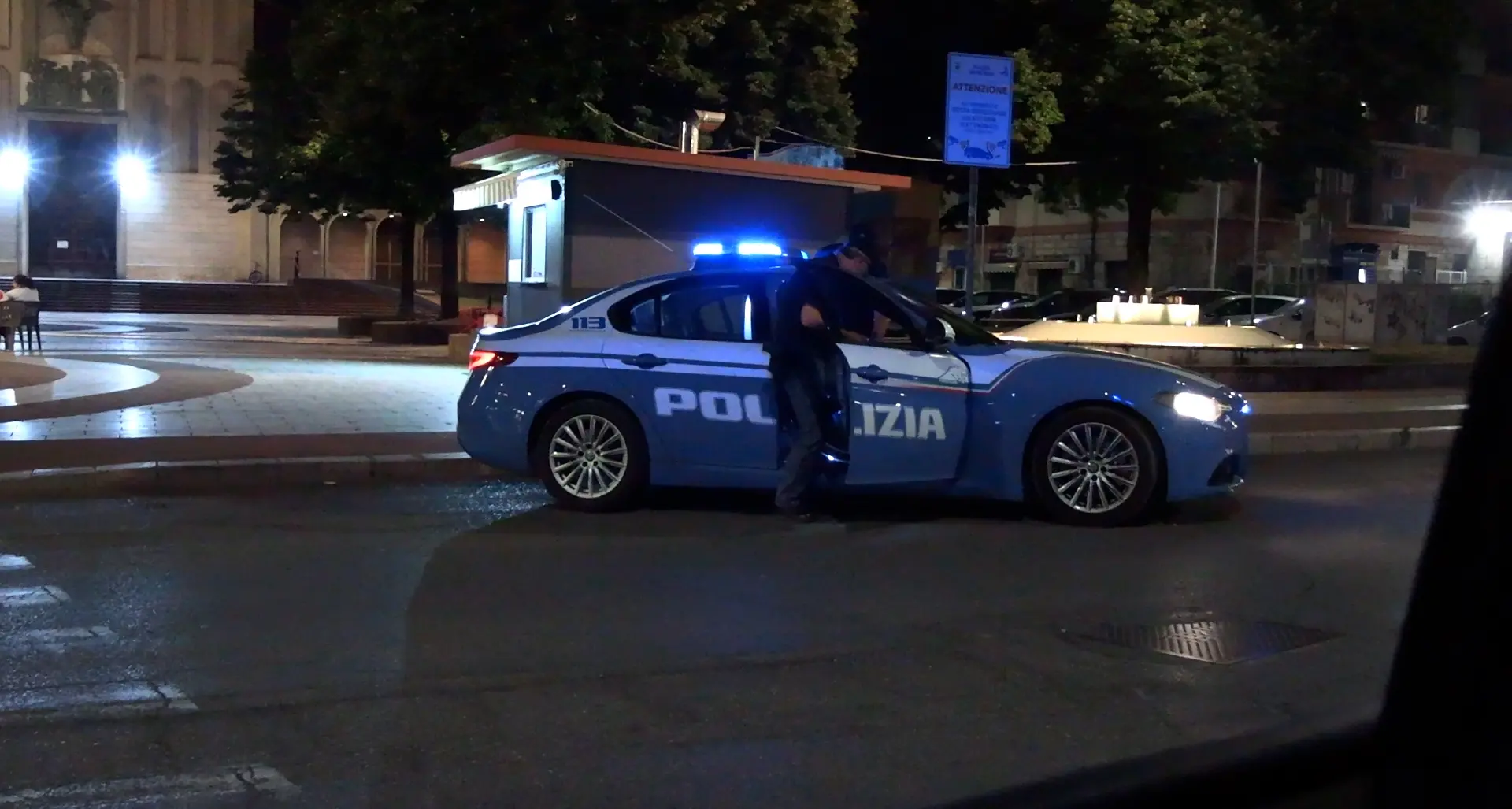 Cosenza, una denuncia per resistenza a pubblico ufficiale e possesso di droga