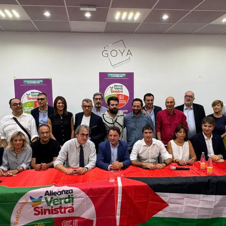 Regionali, Bonelli a Lamezia per Tridico: «Occhiuto ha tradito la sua Calabria». E su Lucano:\u00A0«Persona perbene»\n