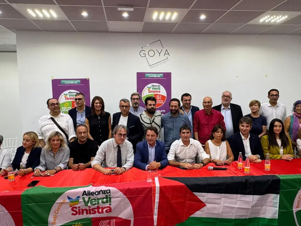 Regionali, Bonelli a Lamezia per Tridico: «Occhiuto ha tradito la sua Calabria». E su Lucano: «Persona perbene»