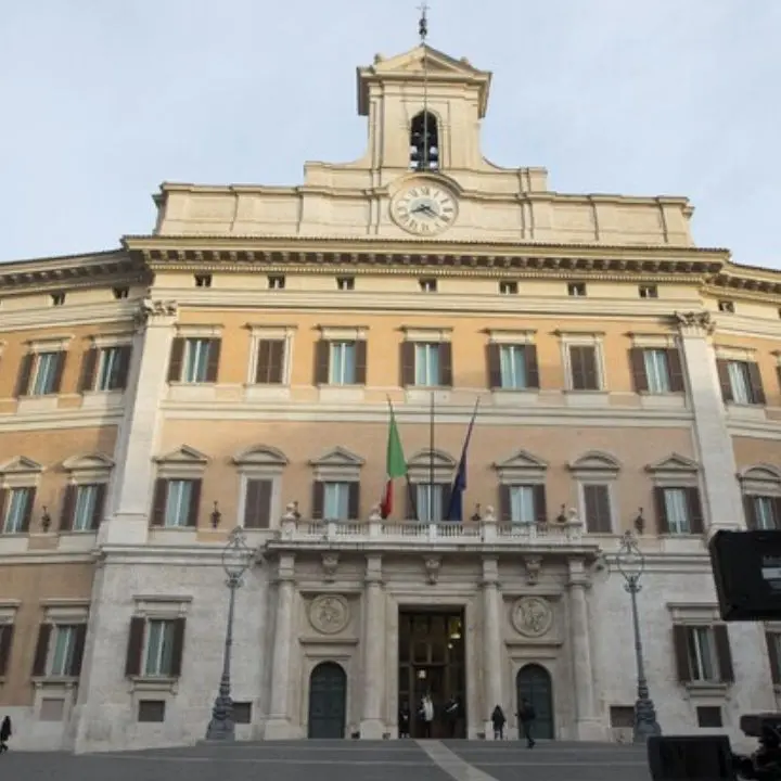 Uscire dalla precarietà democratica rimettendo al centro i cittadini,\u00A0ecco la\u00A0proposta di\u00A0legge di iniziativa popolare\n