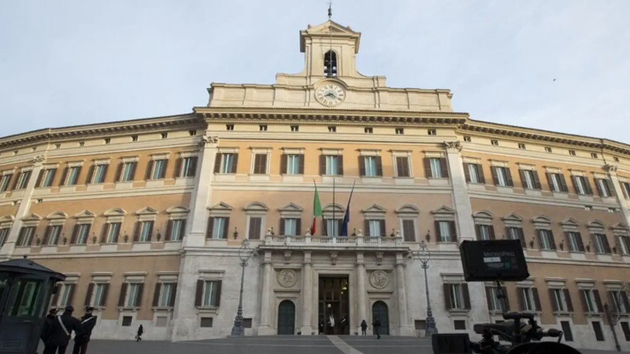 Uscire dalla precarietà democratica rimettendo al centro i cittadini,\u00A0ecco la\u00A0proposta di\u00A0legge di iniziativa popolare\n